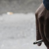 Les jeunes continuent d'être exposés, dans leur vie, à une banalisation de la consommation d'alcool et de tabac (image d'illustration).